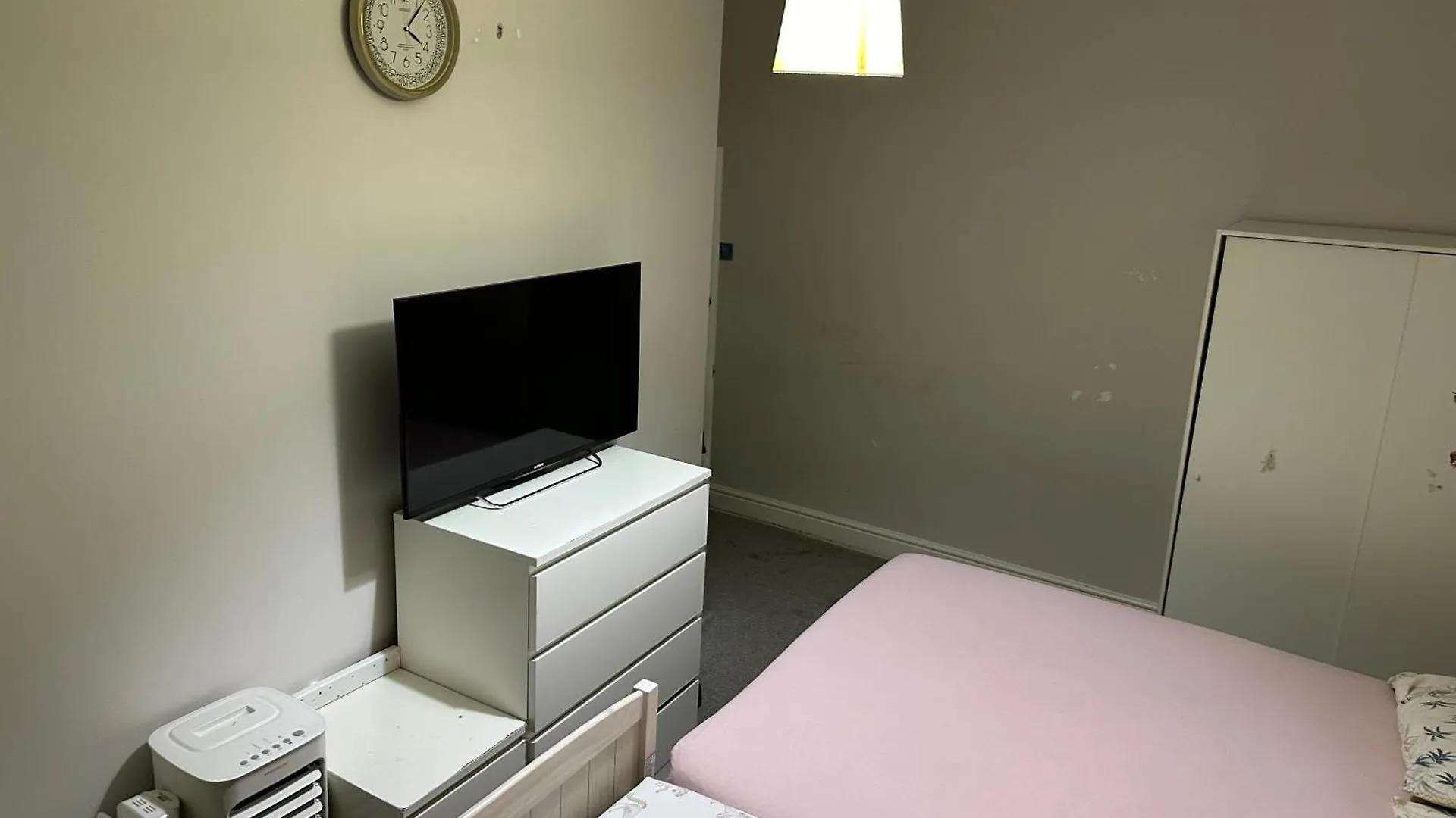 2 Bed Flat In London Apartment 0*,  United Kingdom